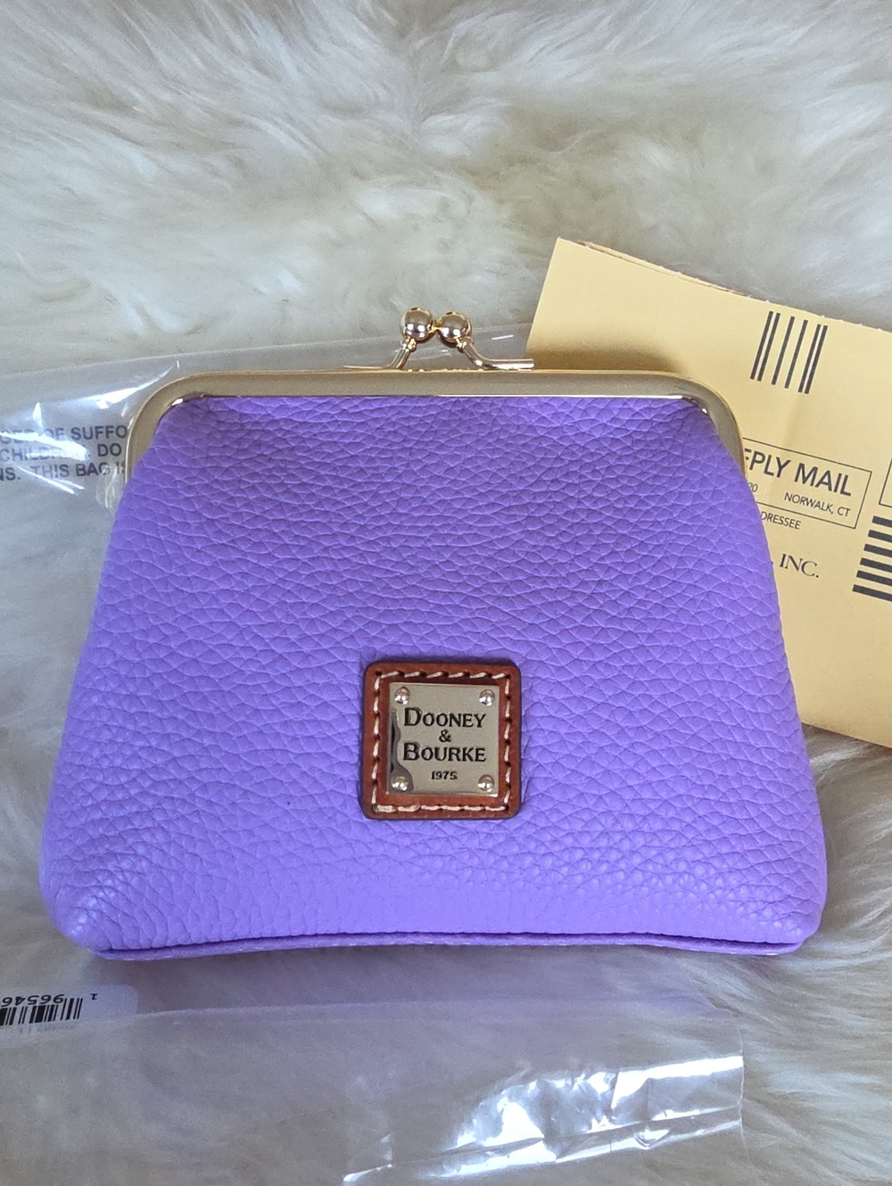 Beautiful NWT Dooney & Bourke Lilac Pebbled Leather Kiss-lock Wallet 💜🎁💛 - Picture 15 of 16